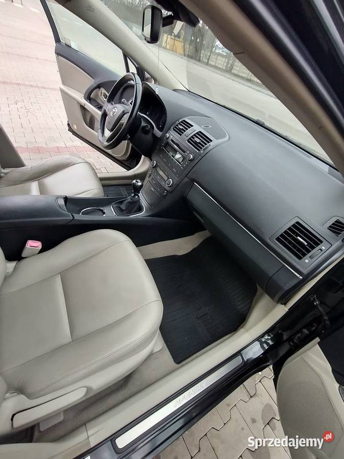 Toyota Avensis 2011 18 Lpg Łódź