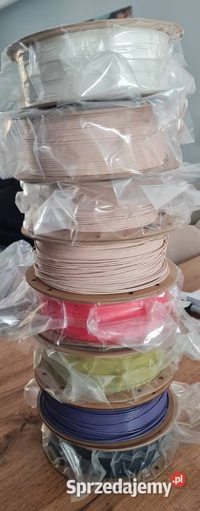 7 filamentu do drukarki 3D