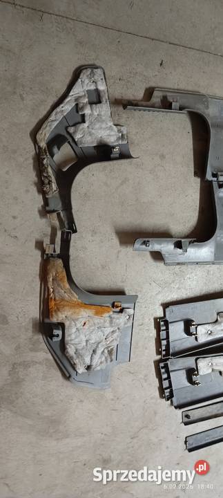 Jeep Liberty 2005 plastiki wnętrza