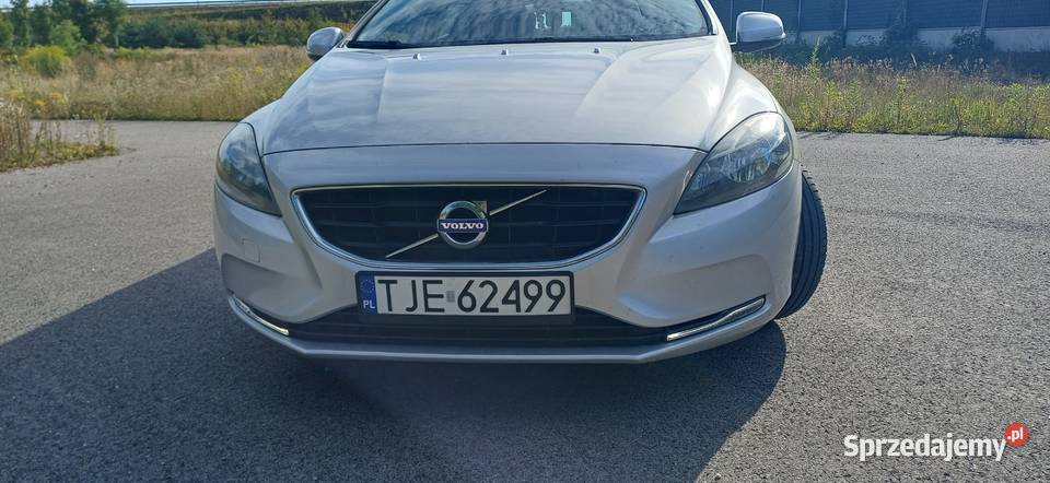 Volvo v40 oryginał lakier hak 2 komplety kół Jędrzejów