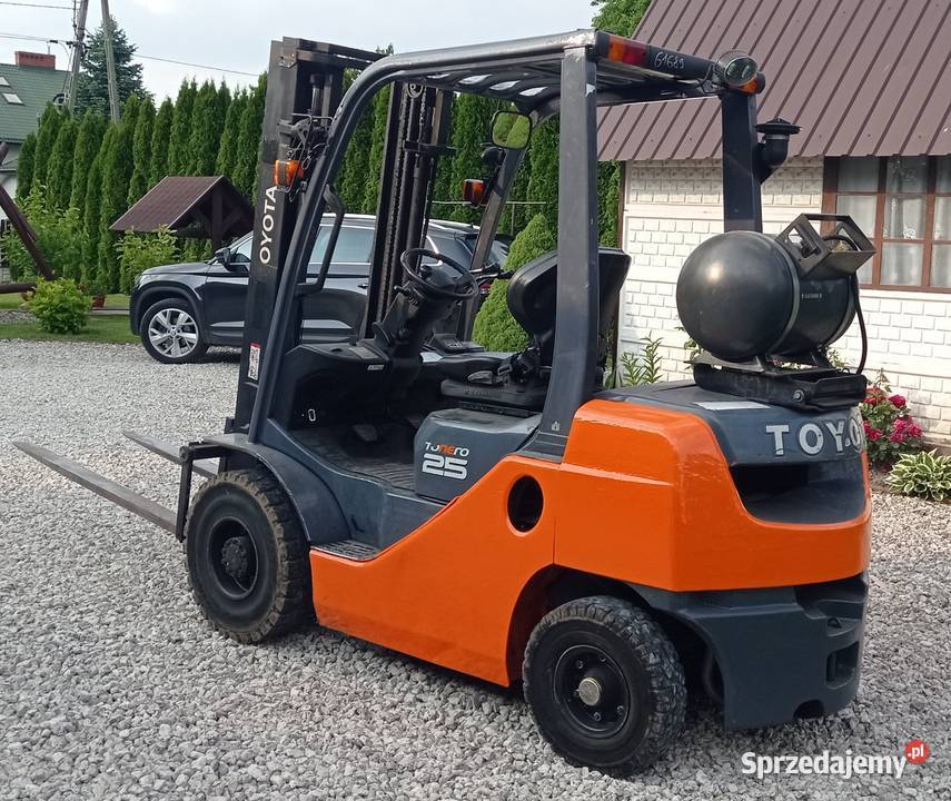 Wózek widłowy Toyota serii 8 25 to 8fgf25 Rzeczniów