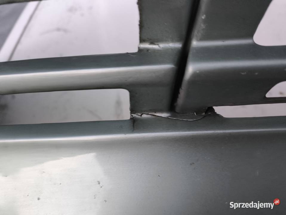 Mercedes W124 zderzak przedni szeroka listwa z Skarżysko-Kamienna