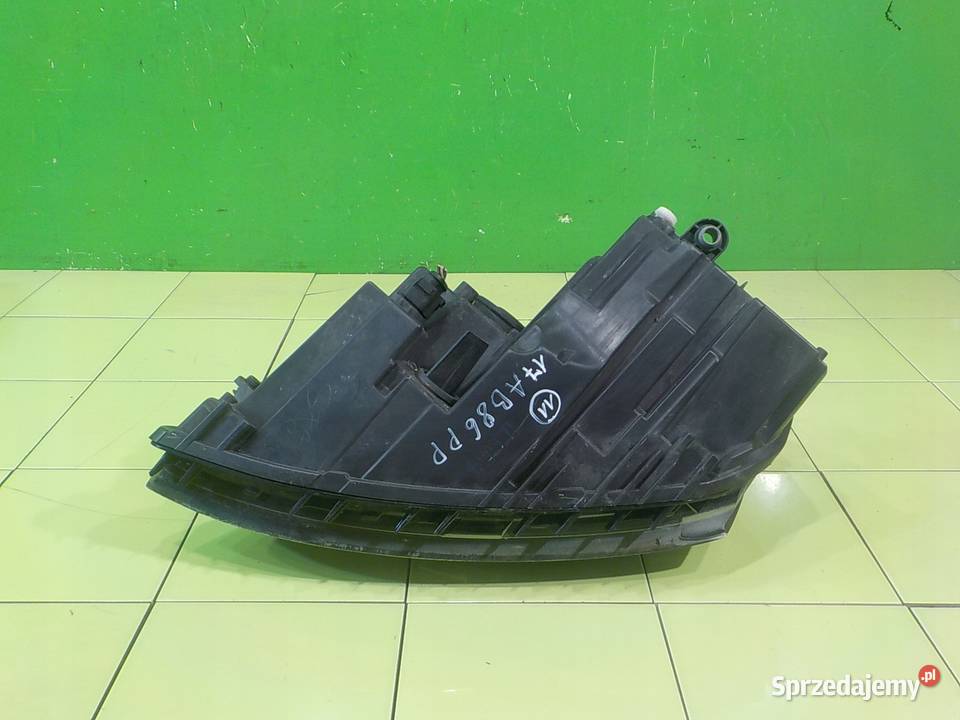 VW JETTA VI 14 TSI 12r SEDAN 4D lampa prawa mazowieckie Suków