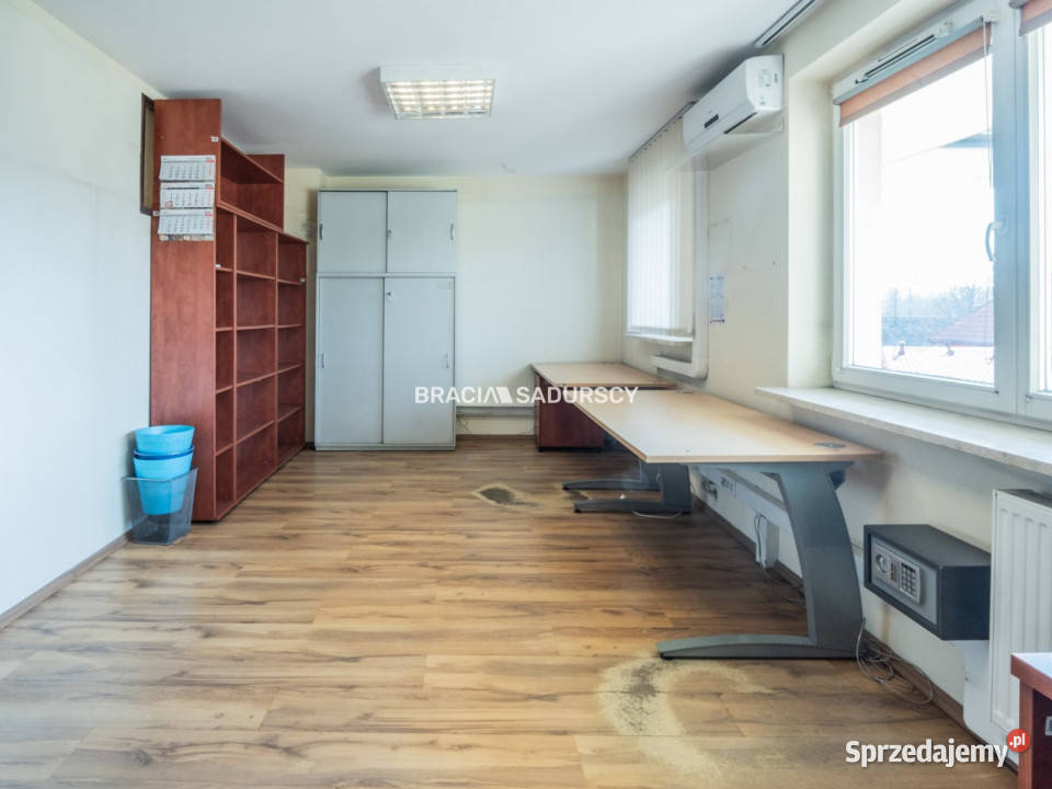 sprzedaży lokalu Kraków Bociana 164m2 dojazd asfaltowy