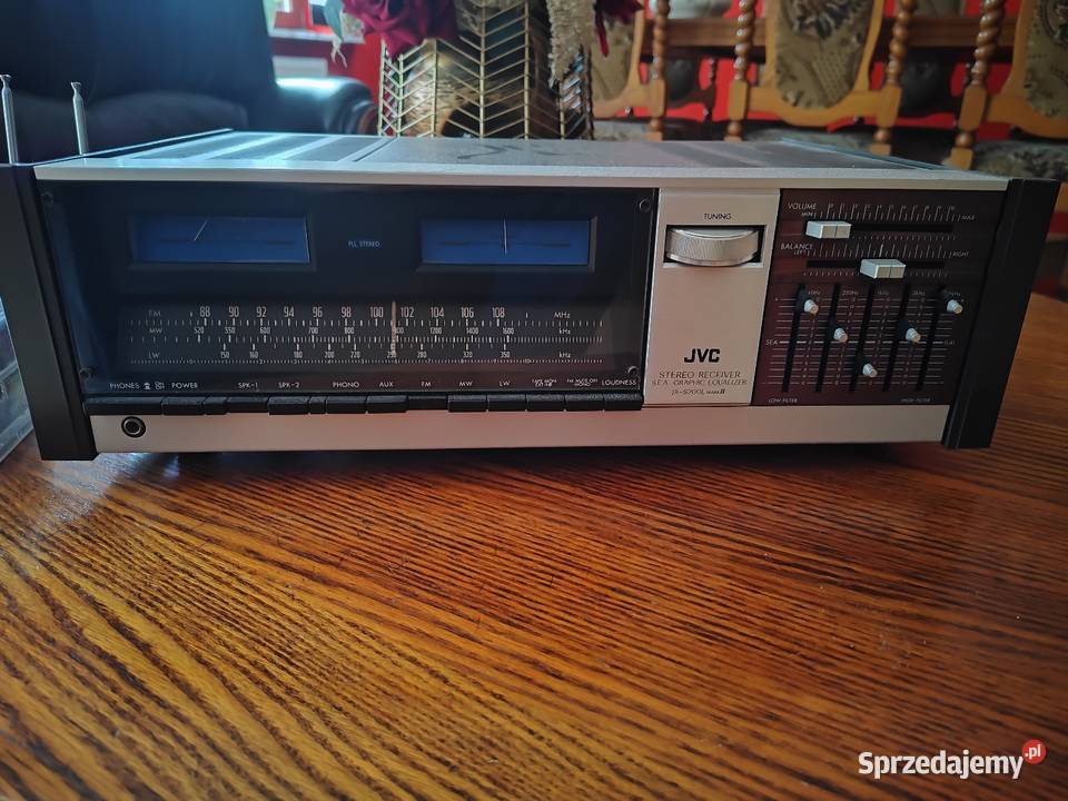 Amplituner stereo JVC