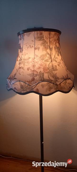 Mosiężna lampa podłogowa z abażurem Skierniewice