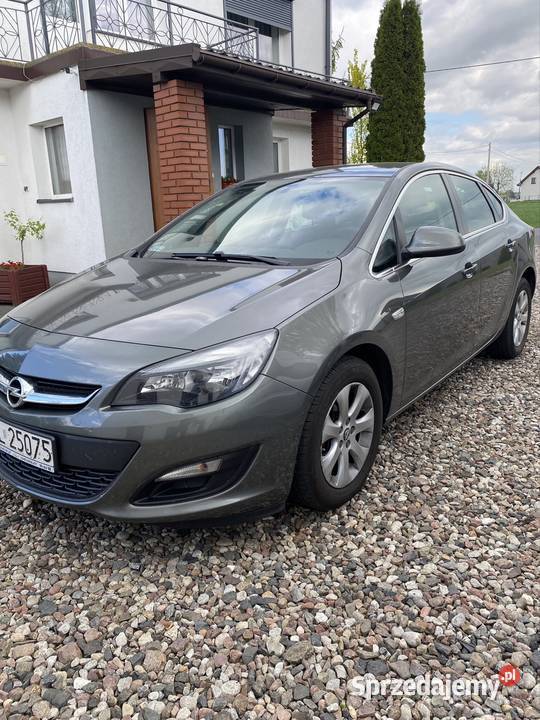 Opel Astra 2017 benzyna gaz jeden właściciel serwisowany w ASO wielkopolskie Kłodawa