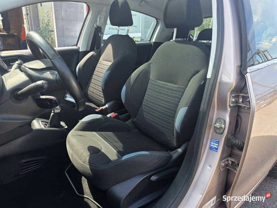 Peugeot 208 16 Benzyna 120 Klima LED Panorama 120KM sprzedam