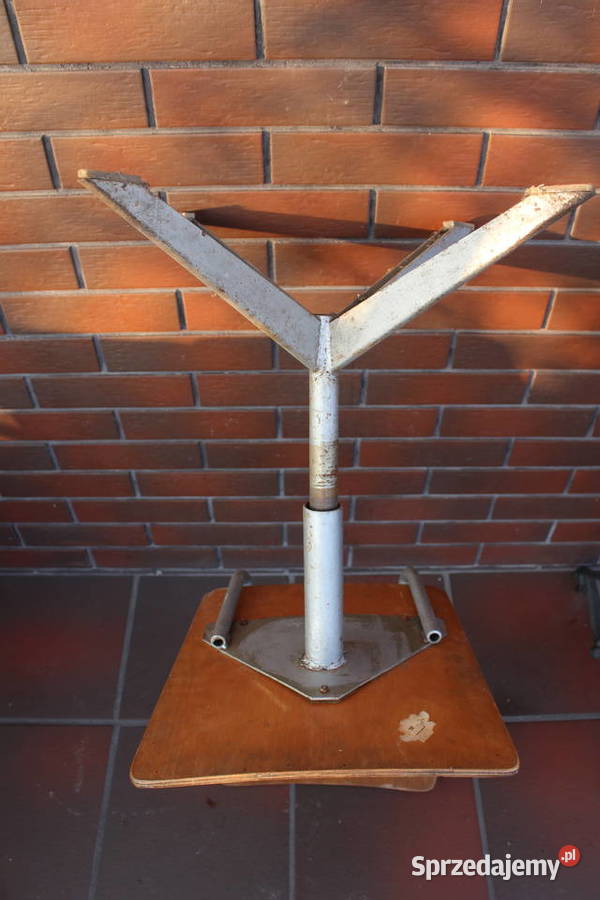 stare krzesło warsztatowe prl Kalisz