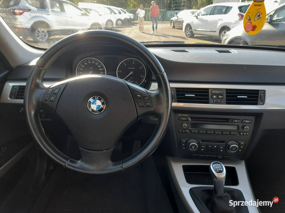 BMW 318 Zarejestrowany i ubezpieczony E90 srebrny BMW Lipiany