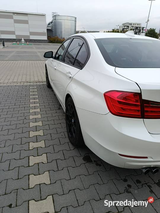 BMW F30 328i