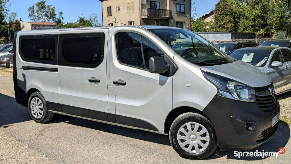 Opel Vivaro BUS 8Osób 16D125OPŁACONYBezwypadkowy 1598cm3 Częstochowa