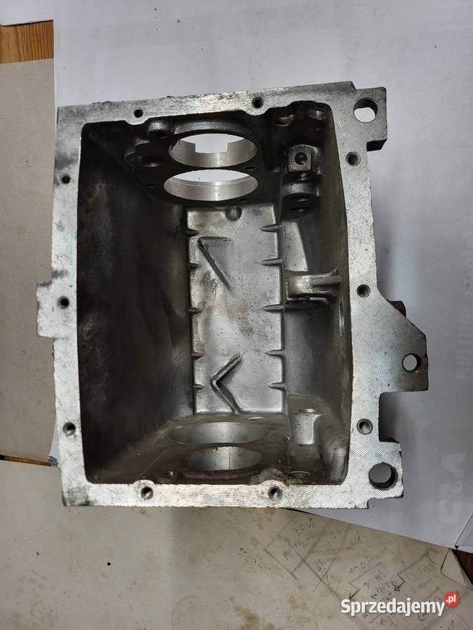 Fiat 125p Polonez fabrycznie nowa obudowa osobowe Chodzież