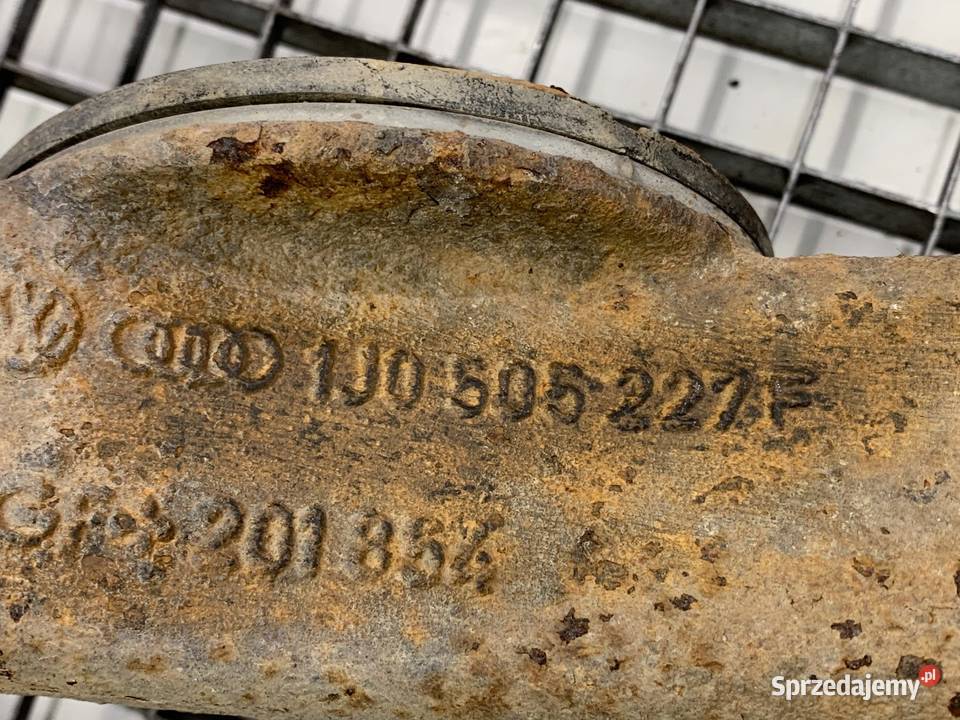 PIASTA ZWROTNICA LEWY TYŁ SEAT LEON I Hatchback osobowe Piasty i łożyska kół podkarpackie sprzedam