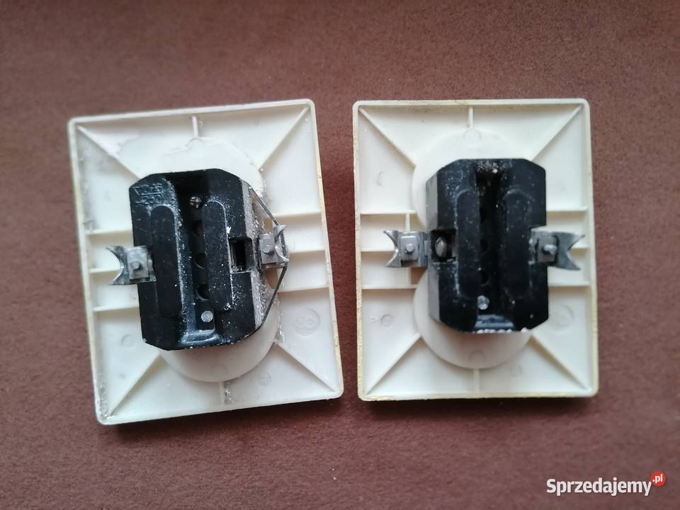 Gniazdo elektryczne ścienne podwójne bez bolca Łódź sprzedam