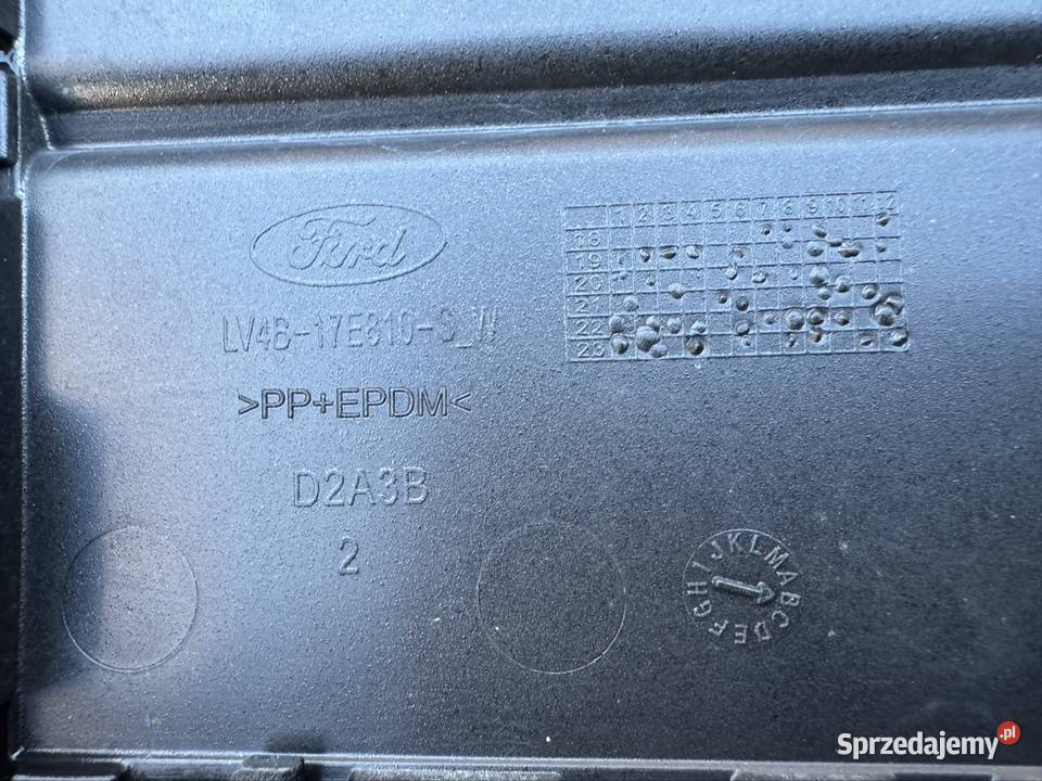 Środkowa kratka zderzaka przód Ford kuga mk3