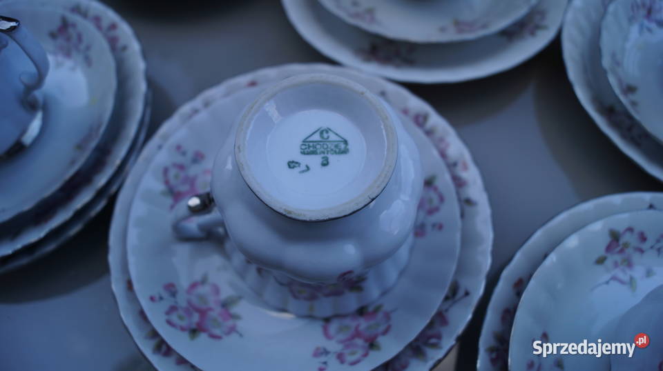 Serwis kawowy Iwona na 12 osób Chodzież Porcelana i szkło Mrowino sprzedam