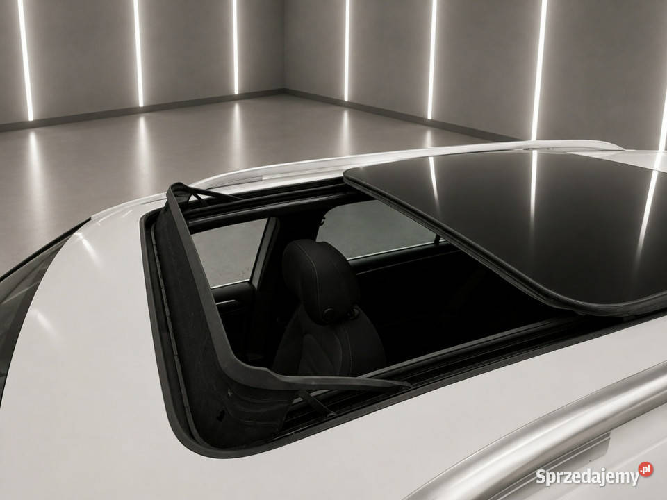 Volkswagen Tiguan RLINE20 150 konikamera centralny zamek Żabno