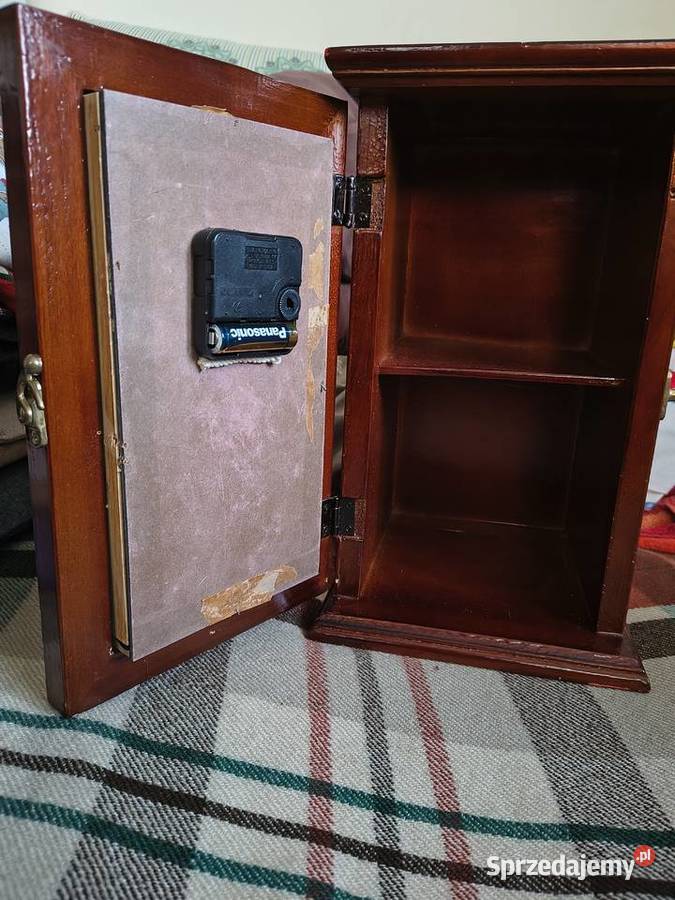 Skrzynka z zegarem Pozostałe Dekoracje i ozdoby Mława