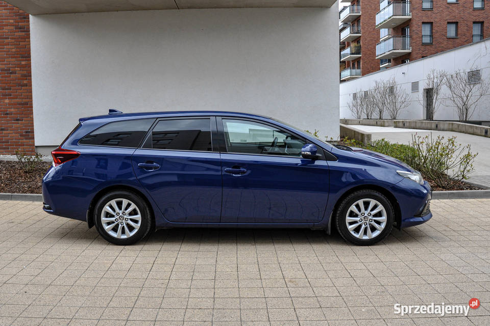 Toyota Auris 16 LPG 2017 r Lift Salon Wrocław