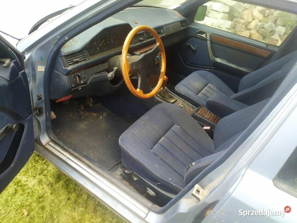 Mercedes W124 300D 2 sztuki Rok produkcji 1992 Nowogard