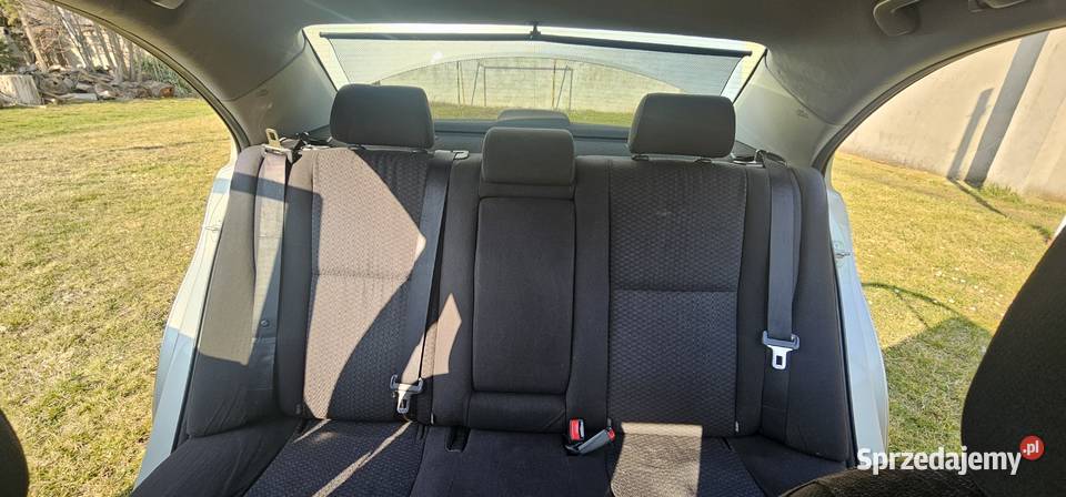 Toyota Avensis T25 sedan 18 Benzyna 2004 Mietków sprzedam
