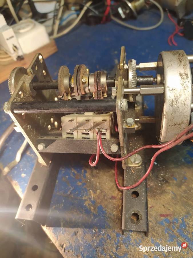 mechanizm załączający 1 fazę 10A w 3 włącznikach Pozostałe Warszawa