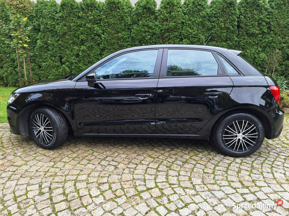 Audi A1 Sportback 10 TFSI 8X 2010 gniazdo AUX śląskie sprzedam