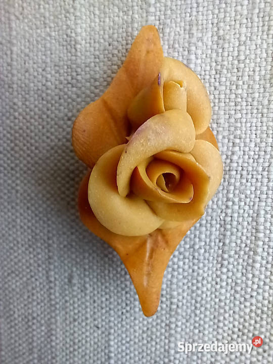 Broszka z czsów PRLu