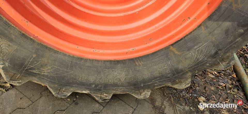 Komplet felg z oponami 71060R38 i 60065R28 Rolnictwo wielkopolskie