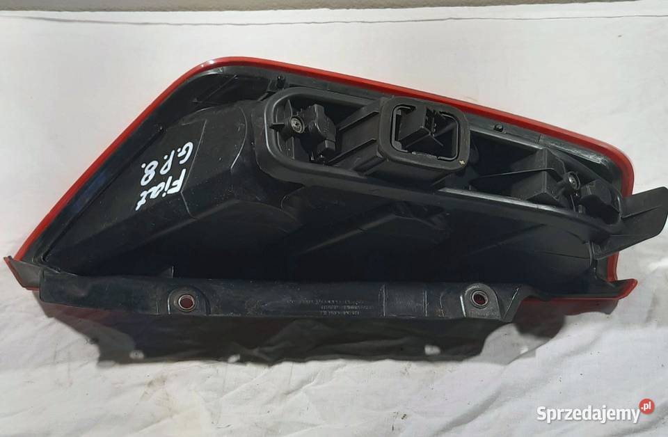 LAMPA PRAWY TYŁ FIAT GRANDE PUNTO 51701590 Mielęcin