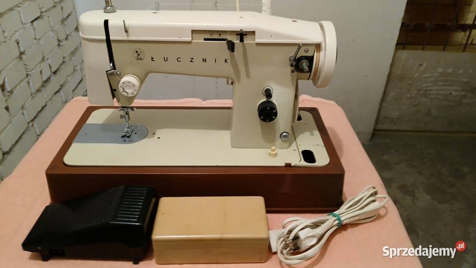 Sprzedam maszynę do szycia Łucznik 466