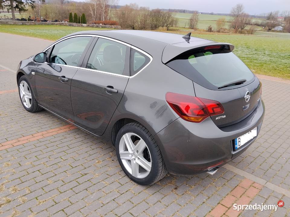 Opel Astra J Stan Niski Przebieg nieuszkodzony Wysokie Mazowieckie