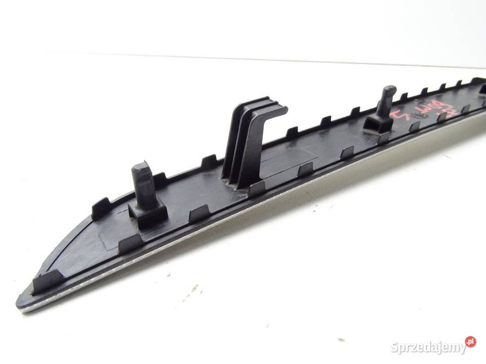LISTWA DEKOR BOCZKA DRZWI PRZÓD TYŁ 8K0867409