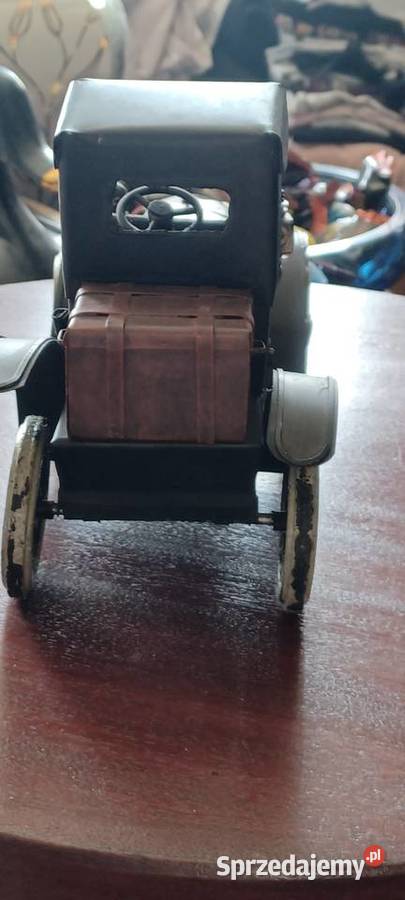 model samochodu kolekcjonerski Ford Model T Tin Luboń