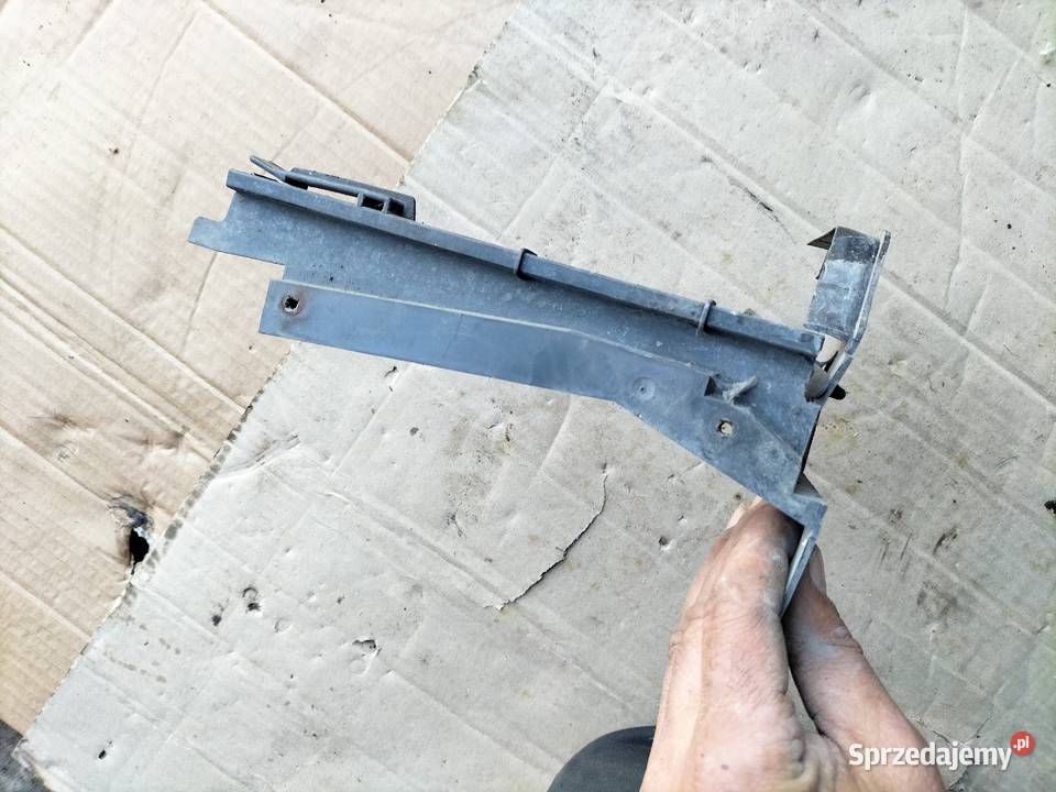 AUDI 80 B3 80B3 KIEROWNICA POWIETRZA 893805985