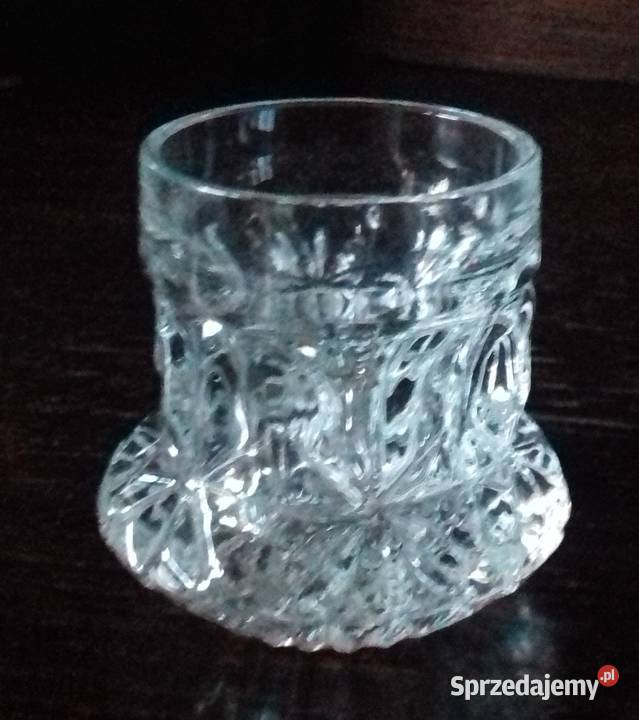 Piękna karafka kryształowa z kieliszkami