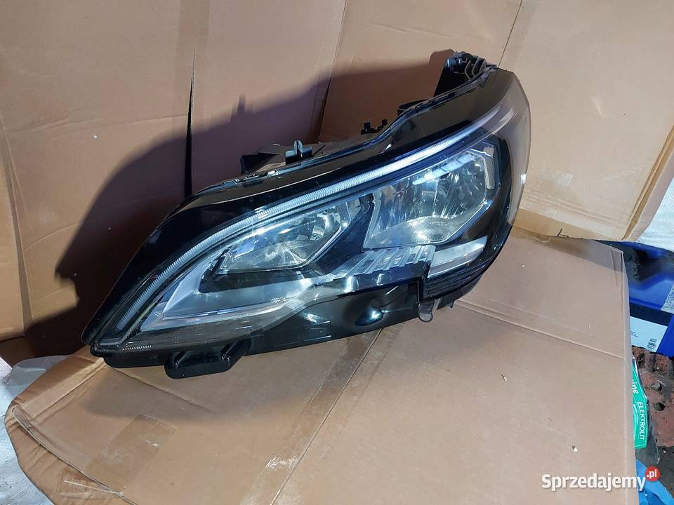 Lewa lampa przód Peugeot 3008 2017r Wągrowiec