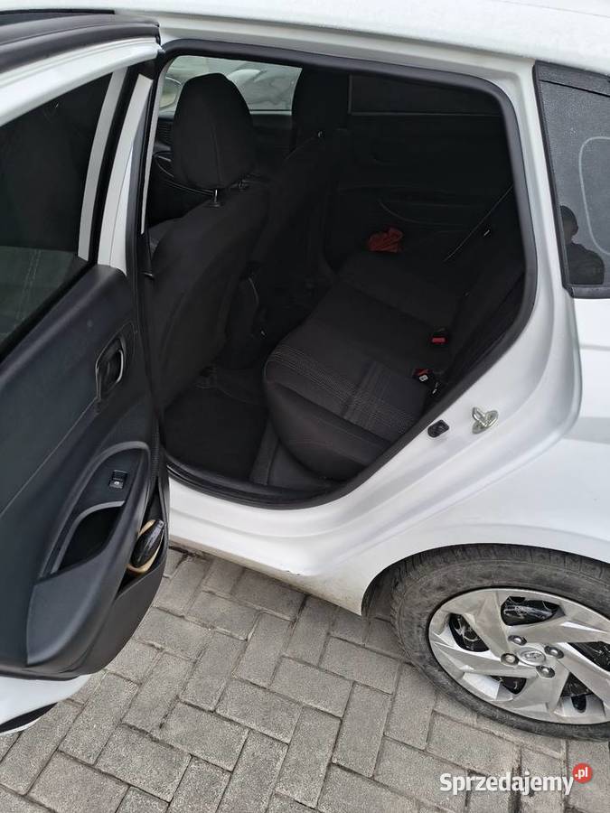 Hyundai i20 12 84 mały przebieg 2022 hak Pudliszki