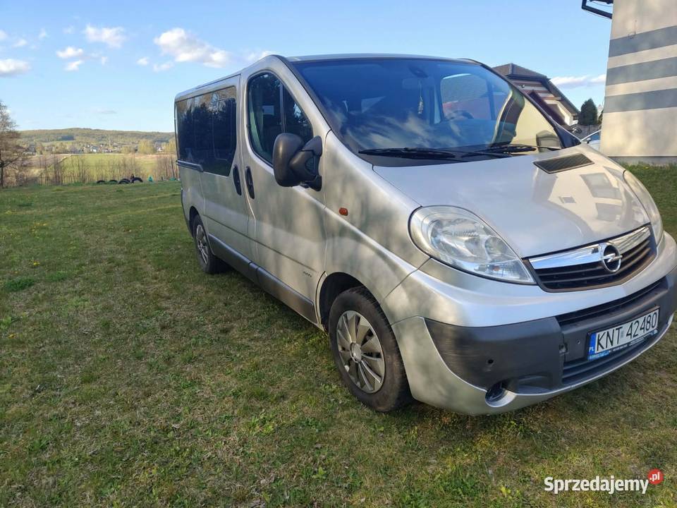 Opel Vivaro 20 CDTI 9 osobowy ISOFIX welurowa tapicerka Vivaro