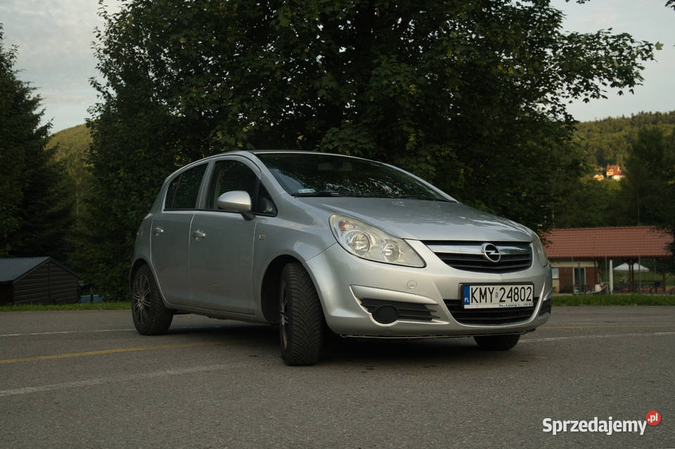 Opel Corsa D 14 benzyna 2009 r manualna