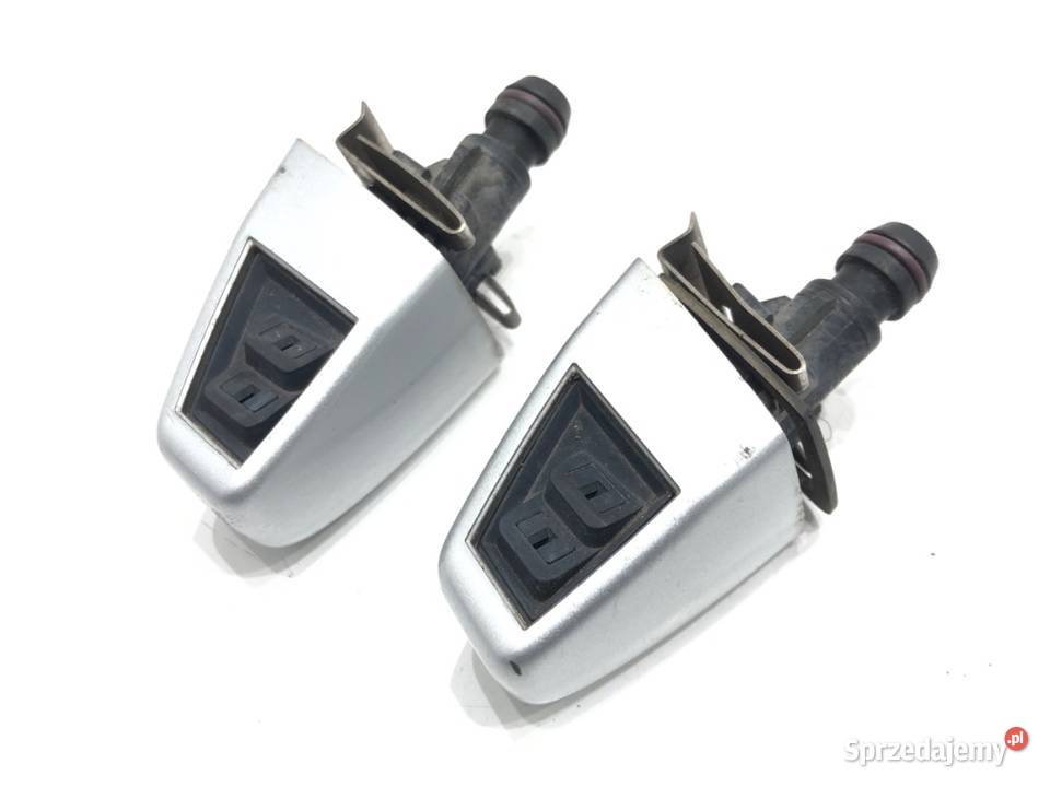 SPRYSKIWACZ REFLEKTORA PRAWY PRZÓD BMW E83 Van