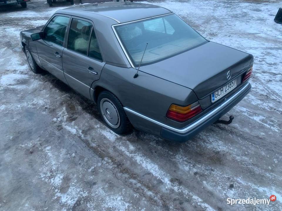 Mercedes W124 Struga