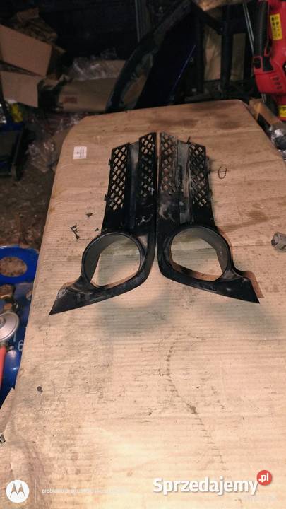 Kratka trapa zderzaka wersja pod halogen lewa Lubin sprzedam