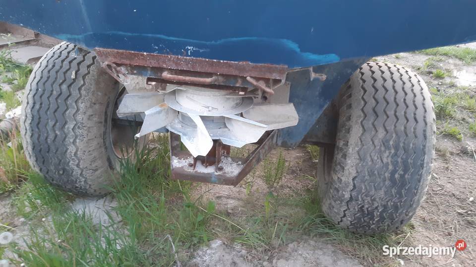 Rozsiewaczem Bogbelle B2000 Nałęczów