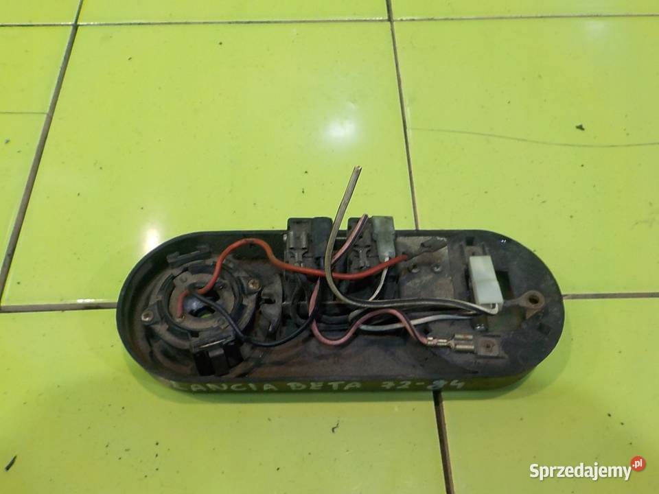LANCIA BETA 20 B 83r COUPE 2D lampka podsufitki Suków sprzedam