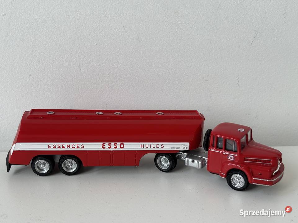 Model Unic Yzoar Cysterna Esso H0 Warszawa