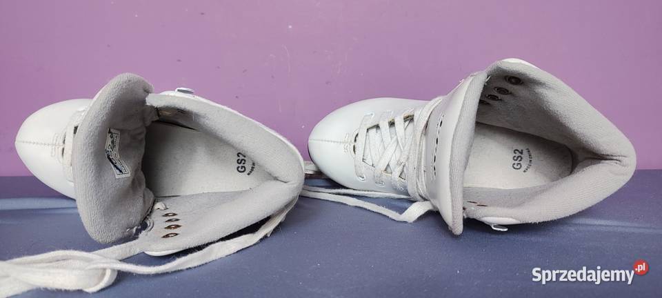 Łyżwy CCM dziecięce figurowe w super stanie 34 Jasień