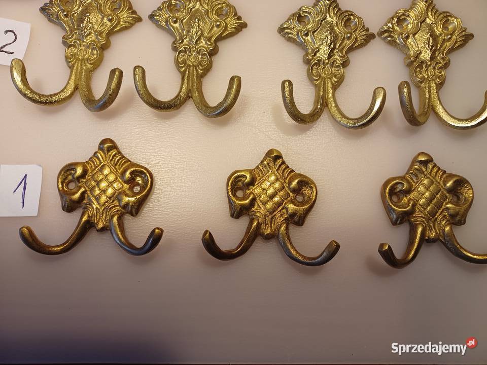 Piękny mosiężny wieszak