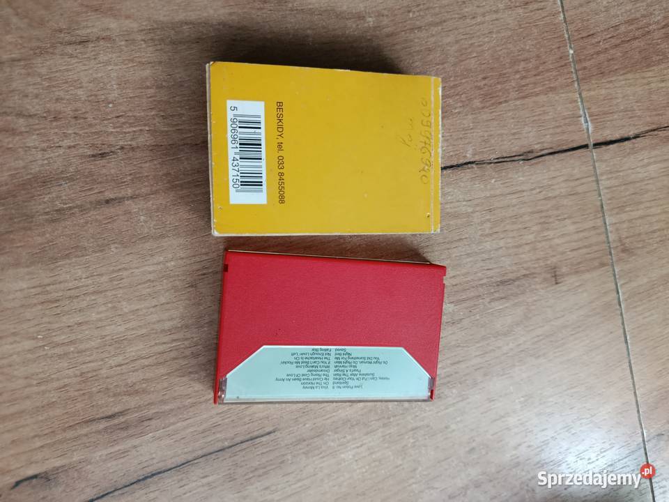 Kaseta magnetofon i kalendarz zdzierak zestaw